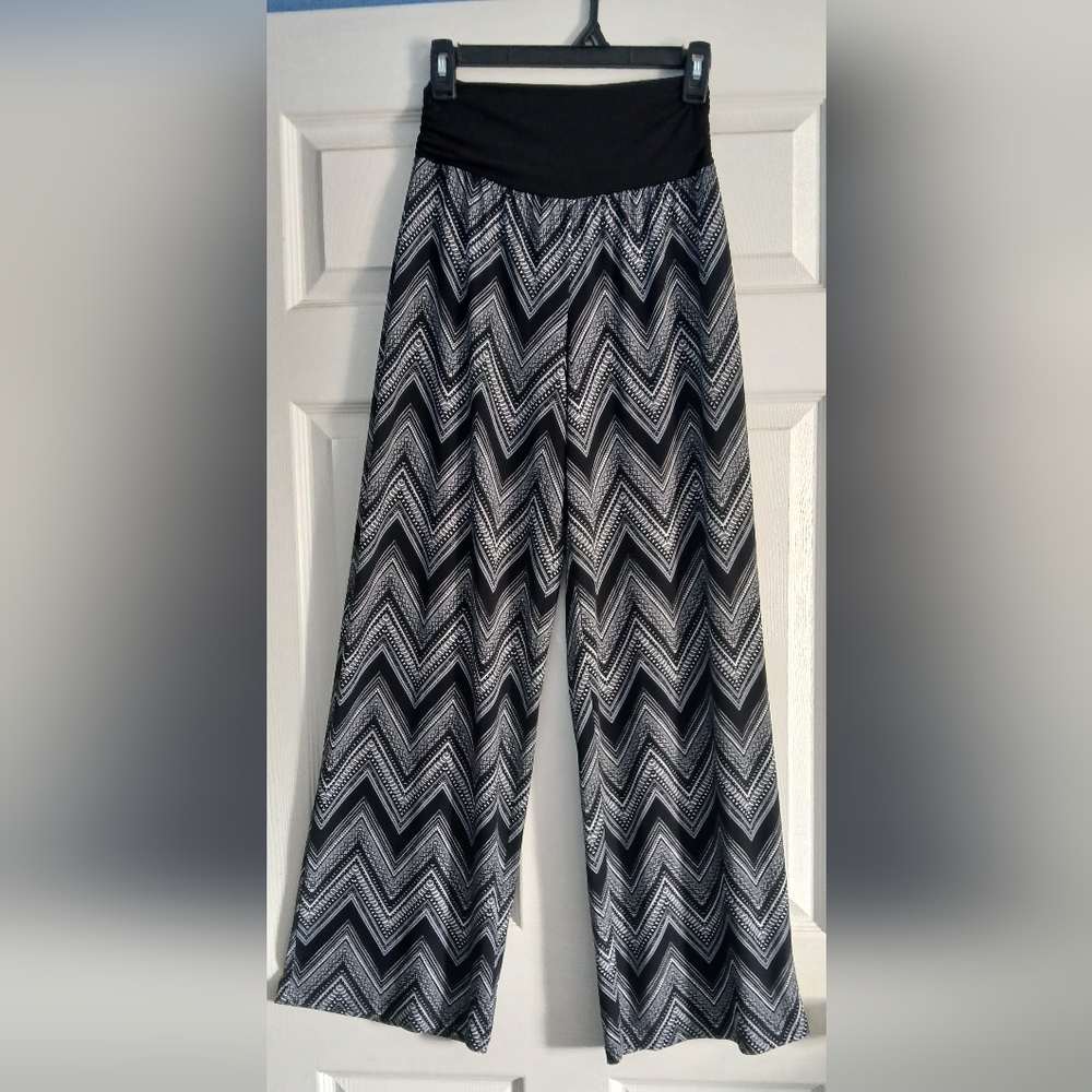 Apt. 9 Black and White Chevron Pants